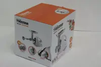 SALE OUT. Tristar Meat mincer VM-4210 White, 3 Stainless steel grinding plates, Aluminum grinder head, Aluminum hopper tray, Sausage stuffer, Kubbe attachment, Sausage accessory, Stainless steel blade, DAMAGED PACKAGING