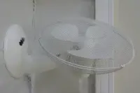 SALE OUT. Adler | AD 7304 | Desk fan | 55 W W | Diameter 40 cm | Number of speeds 3 | Oscillation | White | DAMAGED PACKAGING