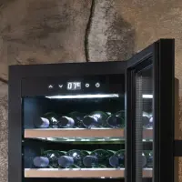 Caso | Smart Wine Cooler | WineExclusive 38 | Energy efficiency class G | Showcase | Free standing | Bottles capacity 38 bottles | Cooling type Compressor technology | Black – pilt 2