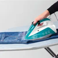 Polti Iron PLEU0252 Vaporella Quick & Slide QS210 Steam Iron, 2400 W, Water tank capacity 350 ml, Continuous steam 40 g/min, White/Blue/Black – pilt 3