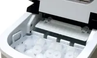 Caso | Ice cube maker | IceMaster Pro | Power 140 W | Capacity 2.2 L | Stainless steel