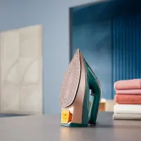 Philips | DST8030/70 Azur | Steam Iron | 3000 W | Water tank capacity 350 ml | Continuous steam 70 g/min | Green – pilt 8
