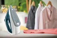 TEFAL | FV2839E0 | Steam Iron | 2400 W | Water tank capacity 270 ml | Continuous steam 40 g/min | Steam boost performance 185 g/min | Blue/White – pilt 3