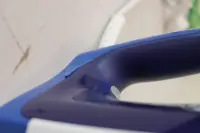SALE OUT. TEFAL FV2838E0 Steam Iron, Water Tank 0.27 L, Countinuous Steam 40 g/min, Blue/White | TEFAL FV2838E0 | Steam Iron | 2400 W | Water tank capacity 270 ml | Continuous steam 40 g/min | Blue/White | DAMAGED PACKAGING, BROKEN CORPUS ON SIDE – pilt 2
