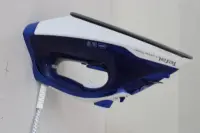 SALE OUT. TEFAL FV2838E0 Steam Iron, Water Tank 0.27 L, Countinuous Steam 40 g/min, Blue/White | TEFAL FV2838E0 | Steam Iron | 2400 W | Water tank capacity 270 ml | Continuous steam 40 g/min | Blue/White | DAMAGED PACKAGING, BROKEN CORPUS ON SIDE – pilt 5