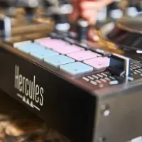 Hercules | DJControl Inpulse 500 | Speakers | USB connectivity