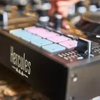 Hercules | DJControl Inpulse 500 | Speakers | USB connectivity