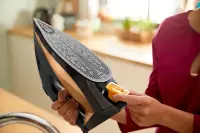 Philips DST7040/80 7000 series | Steam Iron | 2800 W | Water tank capacity 300 ml | Continuous steam 50 g/min | Steam boost performance 250 g/min | Black/Gold – pilt 11
