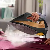 Philips DST7040/80 7000 series | Steam Iron | 2800 W | Water tank capacity 300 ml | Continuous steam 50 g/min | Steam boost performance 250 g/min | Black/Gold – pilt 12