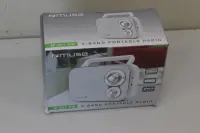 SALE OUT. Muse M-051RW Portable Radio | Muse Portable Radio | M-051RW | AUX in | White | DAMAGED PACKAGING