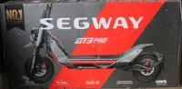 SALE OUT. Ninebot by Segway Kickscooter ZT3 Pro E, Black | Segway Ninebot Kickscooter ZT3 Pro E | 1600 W | 25 km/h | 11 " | 24 month(s) | Black | DAMAGED PACKAGING, SCRATCHED, DIRTY, MOUNTING MARKS – pilt 6