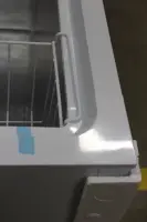 SALE OUT. Midea Freezer | MDRC564FEE01 | Energy efficiency class E | Chest | Free standing | Height 82.5 cm | Total net capacity 418 L | White | DAMAGED PACKAGING, TEMPERATURE SCREEN AND PLASTIC COVER. DENTED FRONT, LEFT AND RIGHT SIDES – pilt 3