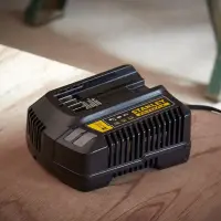 Stanley | 18V V20 4A Fast Charger | SFMCB14-QW – pilt 2