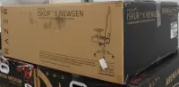 SALE OUT. | Razer Iskur V2 X NewGen | Gaming Chair | Black/Green | DAMAGED ITEM AND PACKAGING. ITEM SCRATCHED, DIRTY. MISSING: GLOVES | 36 month(s)
