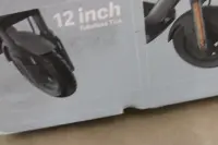 SALE OUT. Xiaomi Electric Scooter 6 Max GL | Xiaomi 24 month(s) | DAMAGED PACKAGING, PAINT AND BODY (NEAR SCREEN). MISSING INNER PACKAGING. ITEM IS SCRATCHED, DIRTY – pilt 6