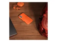 Apple iPhone 17 Rugged Case with MagSafe and Camera Control – Sierra Orange | Apple – pilt 3