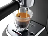 Delonghi | Dedica Pump Espresso | EC685.BK | Pump pressure 15 bar | Built-in milk frother | Semi-automatic | 1300 W | Black/Stainless Steel – pilt 11