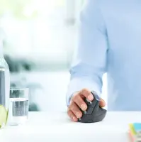 Logitech MX Vertical hiir Kontor Parempoolne RF juhtmeta ühendus + Bluetooth Optiline 4000 DPI