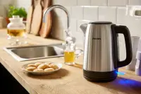 Philips | Daily Collection Kettle | HD9350/90 | Electric | 2200 W | 1.7 L | Stainless steel | 360° rotational base | Stainless steel – pilt 3
