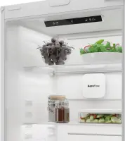 BEKO Refrigerator | B3BCNA294HS | Energy efficiency class E | Built-in | Combi | Height 177.5 cm | No Frost system | Fridge net capacity 194 L | Freezer net capacity 76 L | Display | 37 dB | White – pilt 6