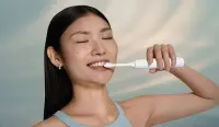 Philips | Electric Toothbrush | HX7110/01 Sonicare Series 5500 | Rechargeable | For adults | Number of brush heads included 1 | Number of teeth brushing modes 2 | White