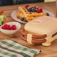 Cecotec Sandwich Maker | Rock'nToast Retro One Yellow Retro-style | 700 W | Number of plates 3 | Yellow