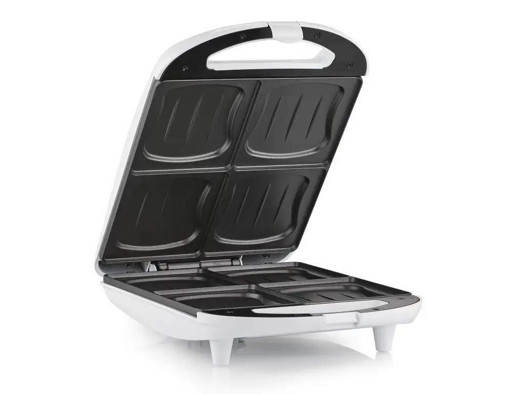 Tristar | Sandwich maker XL | SA-3065 | 1300 W | Number of plates 1 | Number of pastry 4 | White