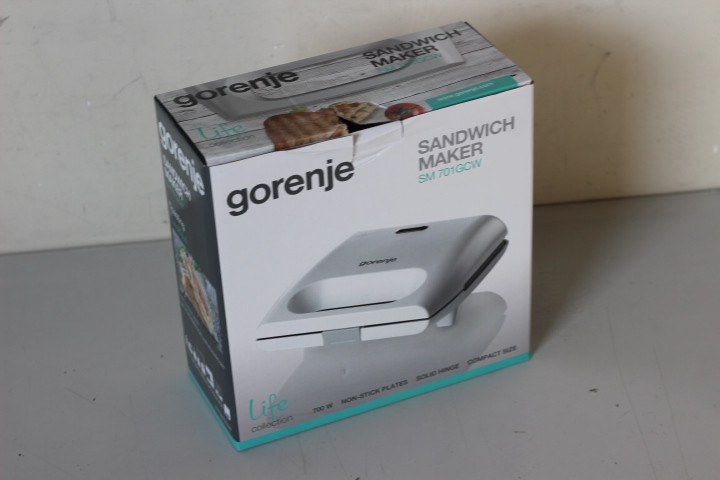 SALE OUT. Gorenje SM701GCW Grill, Contact, Power 700 W, Fixed plates, White Gorenje Sandwich Maker SM701GCW 700 W, Number of plates 1, Number of pastry 1, White, DAMAGED PACKAGING, CRACKED