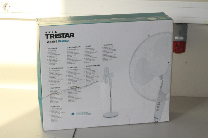 SALE OUT. Tristar VE-5890 Fan, Stand, Power 45 W, White Tristar VE-5890 Stand Fan, DAMAGED PACKAGING, Diameter 40 cm, White, Number of speeds 3, 45 W, Oscillation