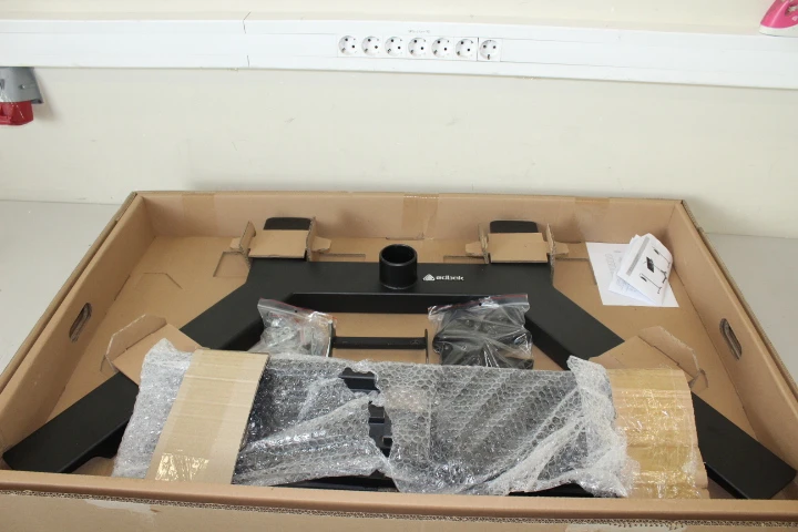 SALE OUT.  | EDBAK | TR51c-B | Trolleys & Stands | 37-60 " | Maximum weight (capacity) 80 kg | USED AS DEMO | Black