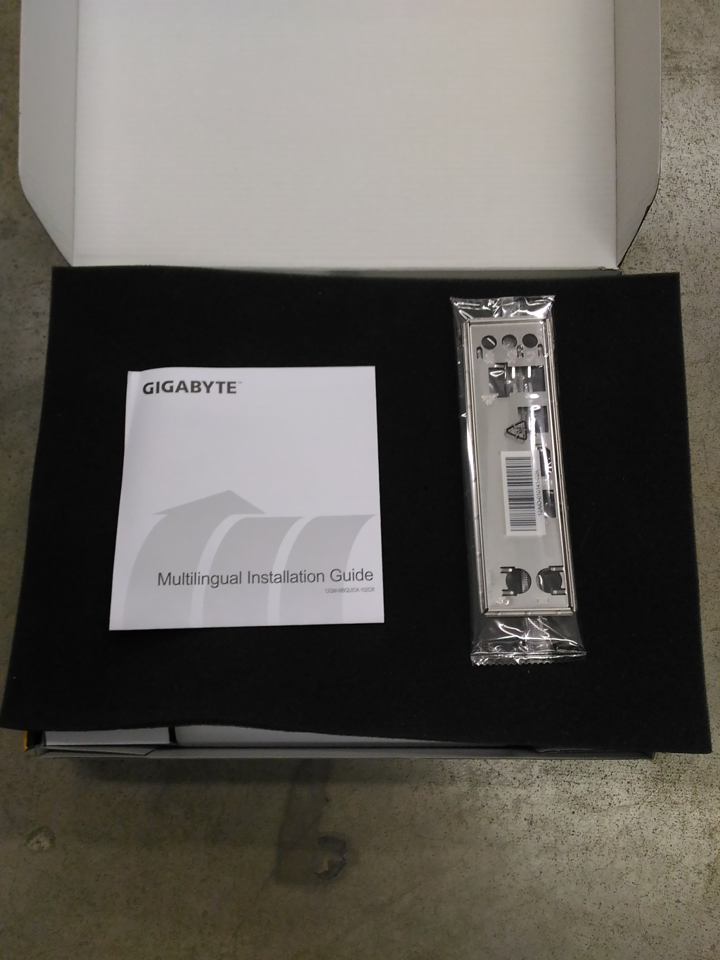 SALE OUT. GIGABYTE A520M H 1.0 M/B,  | Gigabyte | A520M H 1.0 | Processor family AMD | Processor socket AM4 | DDR4 DIMM | Memory slots 2 | Chipset AMD A | Micro ATX | USED, REFURBISHED, WITHOUT ORIGINAL PACKAGING AND ACCESSORIES, ONLY BACK PANEL INCLUDED