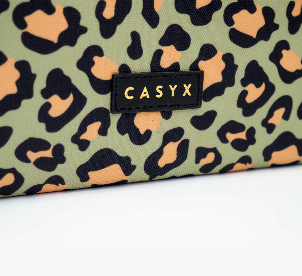 Casyx | Fits up to size 13 ”/14 " | Casyx for MacBook | SLVS-000005 | Sleeve | Olive Leopard | Waterproof