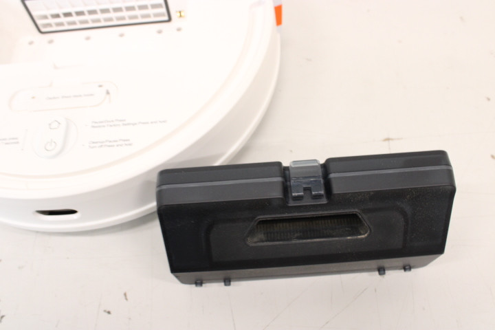 SALE OUT. | Xiaomi | Robot Vacuum | S10 EU | Wet&Dry | Operating time (max) 130 min | Lithium Ion | 3200 mAh | Dust capacity 0.30 L | White | Battery warranty 20 month(s) | USED, DIRTY, BROKEN CONTAINER LOCK, DAMAGED PACKAGING