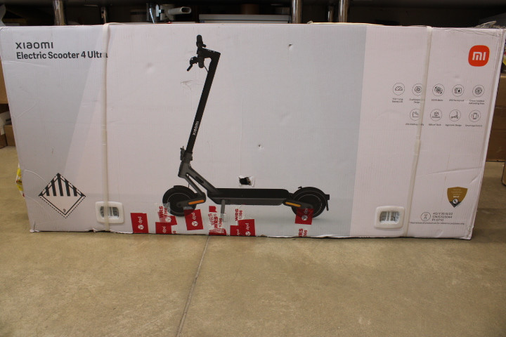 SALE OUT.  | Xiaomi | Electric Scooter 4 Ultra EU | 500 W | 25 km/h | 10 " | DAMAGED PACKAGING 24 month(s)