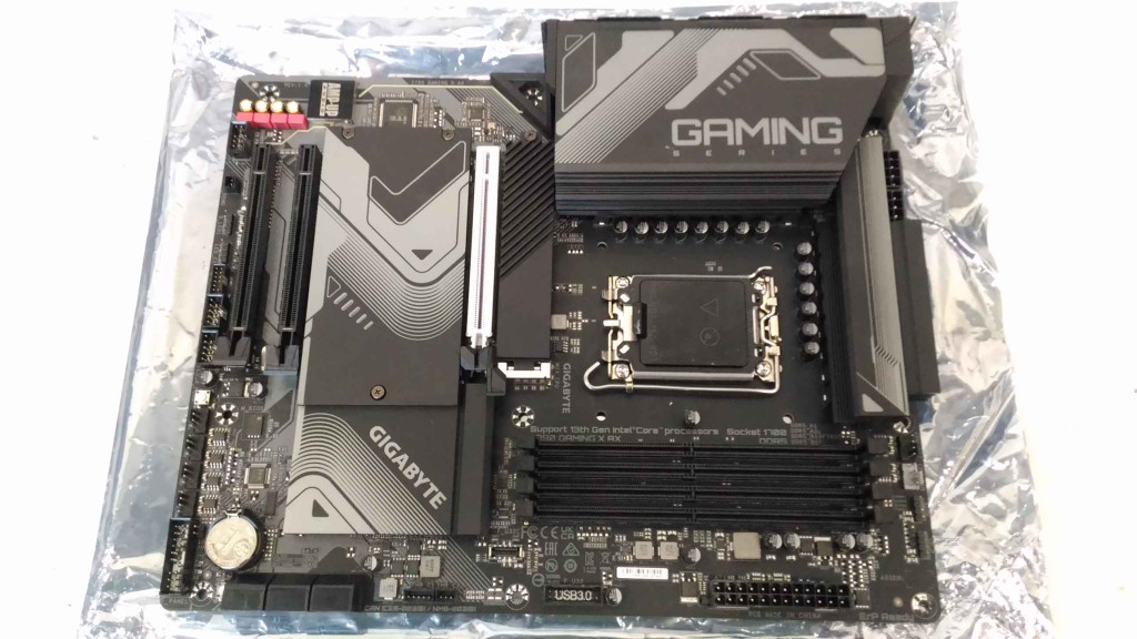 SALE OUT. GIGABYTE Z790 GAMING X AX 1.0 M/B, REFURBISHED | Z790 GAMING X AX 1.0 M/B | Processor family Intel | Processor socket  LGA1700 | DDR5 DIMM | Memory slots 4 | Supported hard disk drive interfaces 	SATA, M.2 | Number of SATA connectors 6 | Chipset Z790 Express | ATX | REFURBISHED
