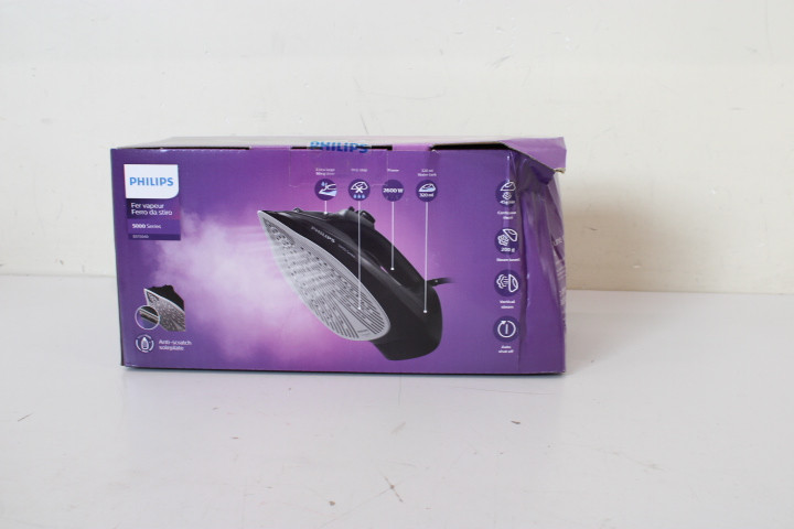 SALE OUT. Philips DST5040/80 Steam iron, Black | Philips | DST5040/80 | Steam Iron | 2600 W | Water tank capacity 320 ml | Continuous steam 45 g/min | Steam boost performance 200 g/min | DAMAGED PACKAGING