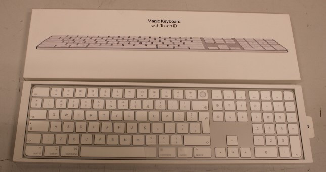 SALE OUT. Magic Keyboard with Touch ID and Numeric Keypad for Mac computers with Apple silicon - International English | Apple UNPACKED