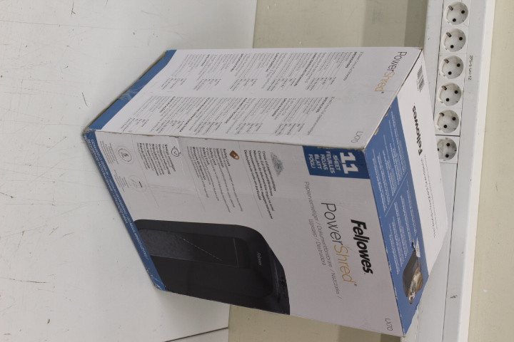 SALE OUT. Fellowes Powershred LX70 Cross-Cut Shredder | Powershred | LX70 | Black | 18 L | Credit cards shredding | DAMAGED PACKAGING | Paper handling standard/output 11 sheets per pass | Cross-Cut Shredder | Warranty 24 month(s)