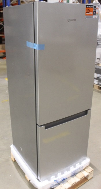 SALE OUT. Indesit LI6 S2E S Refrigerator,E, Free-standing, Combi, Height 1.59 m, Net fridge 197 L, Net freezer 75 L, Silver | INDESIT | Refrigerator | LI6 S2E S | Energy efficiency class E | Free standing | Combi | Height 158.8 cm | Fridge net capacity 197 L | Freezer net capacity 75 L | 39 dB | Silver | DENTS ON SIDE