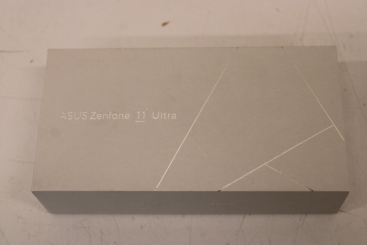 SALE OUT. Asus Zenfone 11 Ultra AI2401-12G256G-BU-ZF 2E/8 GEN 3/EU/S/S2/21W/T50M/N/M/A5 | Asus | Zenfone 11 Ultra | Skyline Blue | 6.78 " | AMOLED | 2400 x 1080 pixels | Qualcomm | Snapdragon 8 Gen 3 | Internal RAM 12 GB | 256 GB | Dual SIM | Nano-SIM | 5G | Main camera resolution 50+32+13 MP | Secondary camera resolution 32 MP | Android | 14 | DEM