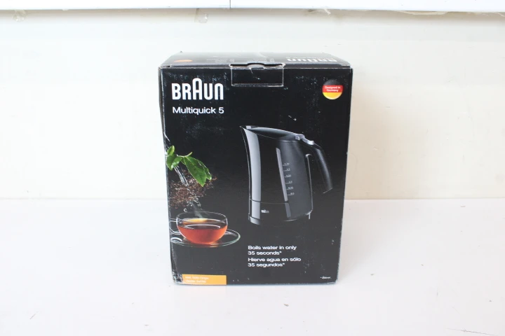 SALE OUT. Braun WK500BK Multiquick 5 Kettle, Power 3000 W, Capacity 1.7 L, Quick cooking function 35s, Black | Braun | Kettle | WK500BK Multiquick 5 | Standard | 3000 W | 1.7 L | Plastic | 360° rotational base | Black | DAMAGED PACKAGING