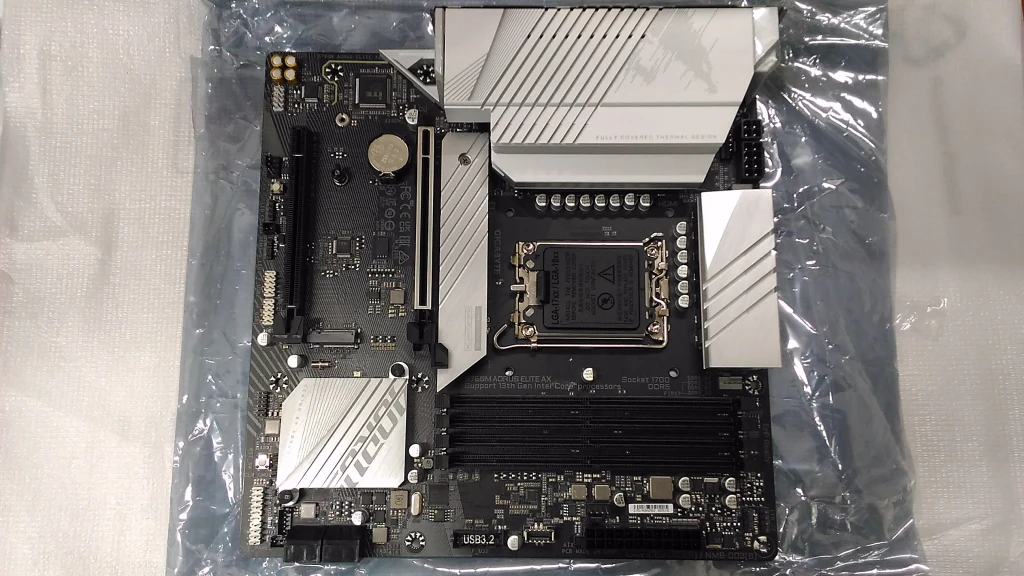 SALE OUT. GIGABYTE B760M AORUS ELITE AX 1.0 M/B | Gigabyte B760M AORUS ELITE AX 1.0 M/B | Processor family Intel | Processor socket  LGA1700 | DDR5 DIMM | Memory slots 4 | Supported hard disk drive interfaces 	SATA, M.2 | Number of SATA connectors 4 | Chipset Intel B760 Express | Micro ATX | USED, REFURBISHED, WITHOUT ORIGINAL PACKAGING AND ACCESSO