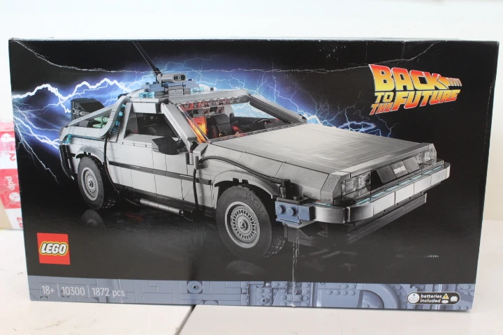 SALE OUT. LEGO 10300 ICONS Back to the Future Time Machine Set, Grey | LEGO DAMAGED PACKAGING