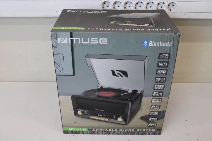 SALE OUT. Muse MT-112 W Turntable Micro System With Vinyl Deck | Muse Turntable Micro System With Vinyl Deck | MT-112 W | Micro system CD with turntable | USB port | DAMAGED PACKAGING