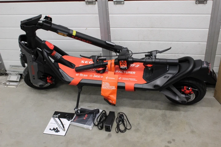 SALE OUT. Ninebot by Segway Superscooter GT3 E | Segway Superscooter GT3 E | Electric Scooter | Max 2400 W | Up to 25 km/h | 11 " | 24 month(s) | Black and Grey | DEMO