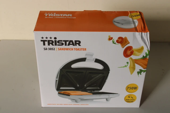 SALE OUT.  | Tristar Sandwich maker | SA-3052 | 750 W | Number of plates 1 | Number of pastry 2 | White | DAMAGED PACKAGING