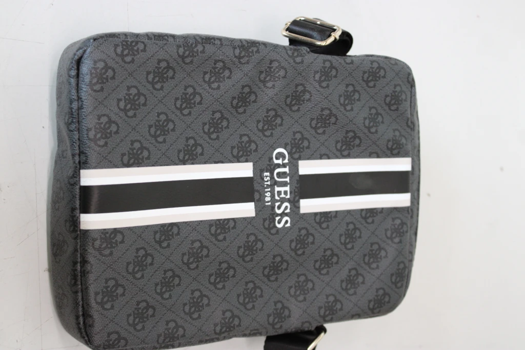 SALE OUT. Guess Bag GUTB10P4RPSK 10"black 4G Stripes Tablet Bag | GUESS GUTB10P4RPSK | Tablet Bag | DIRTY PACKAGING