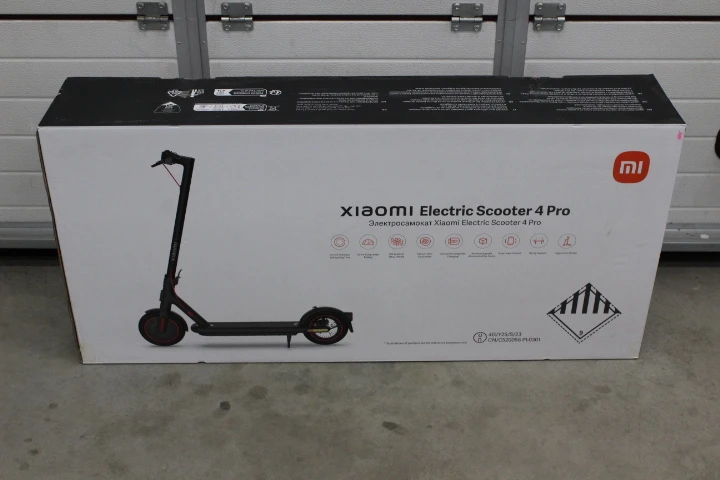 SALE OUT. Xiaomi Electric Scooter 4 Pro EU | Xiaomi Electric Scooter 4 Pro EU | 700 W | 25 km/h | 10 " | 6 month(s) | Black | DEMO