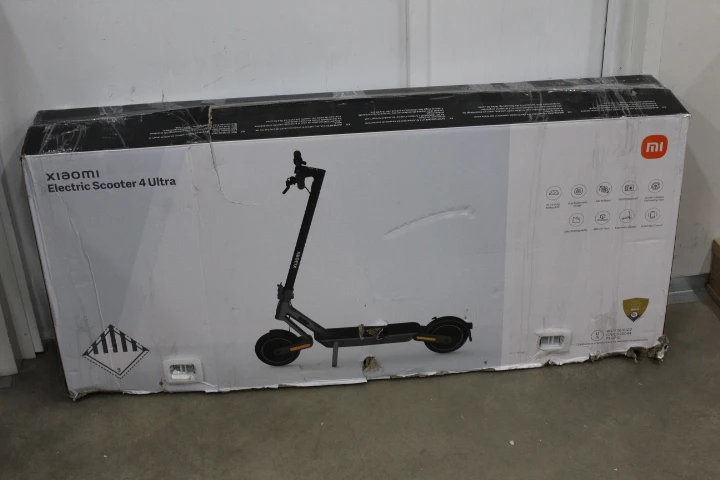 SALE OUT. Xiaomi Electric Scooter 4 Ultra EU | Xiaomi Electric Scooter 4 Ultra EU | 500 W | 25 km/h | 10 " | 3 month(s) | DAMAGED PACKAGING, USED AS DEMO