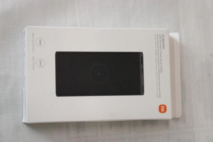 SALE OUT. Xiaomi 10W Wireless Power Bank 10000 | Xiaomi 10W Wireless Power Bank 10000mAh | 10000 mAh | 5 V/3 A | Black | USED, MISSING USB CABLE